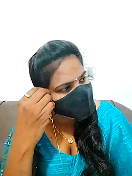 Snapshot of melina214 chatting on February 4, 2026, 4:18 am melina214 online show from February 4, 2026, 4:18 am