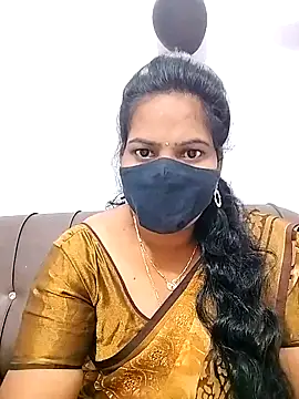 Snapshot of melina214 chatting on January 19, 2026, 3:43 am melina214 online show from January 19, 2026, 3:43 am