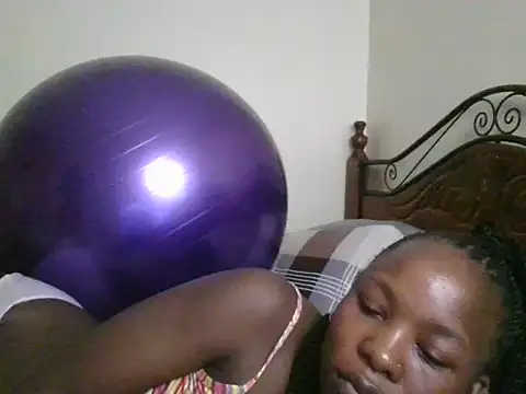 Snapshot of Sonnia_ chatting on February 14, 2025, 5:41 am Sonnia online show from February 14, 2025, 5:41 am