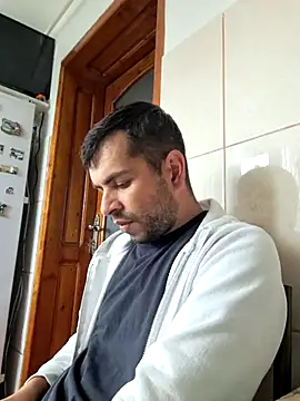 hornny1995 online show from September 30, 2025, 12:44 pm