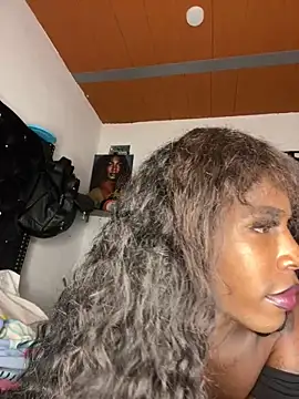 Richchocolatesweet  online show from September 26, 2025, 11:44 pm