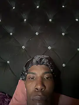 Snapshot of Richchocolatesweet_ chatting on May 31, 2026, 9:37 pm Richchocolatesweet online show from May 31, 2026, 9:37 pm