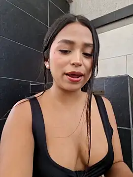 Snapshot of Juli_Walker chatting on January 29, 2025, 2:32 pm Juli Walker online show from January 29, 2025, 2:32 pm