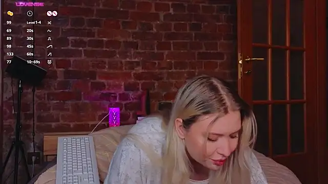 helen frogg online show from October 28, 2025, 8:08 pm