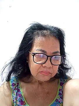 Hotestlove online show from April 15, 2026, 10:32 pm