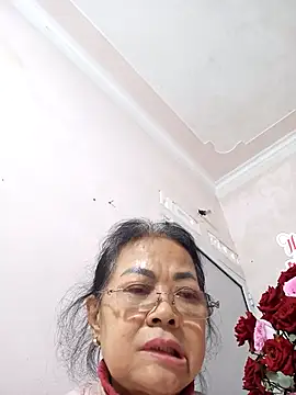 Hotestlove online show from February 4, 2026, 12:22 pm