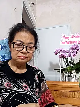 Hotestlove online show from February 14, 2026, 1:11 pm