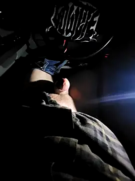 Snapshot of Crackkers chatting on February 13, 2025, 3:50 am Crackkers online show from February 13, 2025, 3:50 am