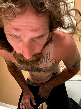 Snapshot of Crackkers chatting on November 16, 2025, 5:56 am Crackkers online show from November 16, 2025, 5:56 am