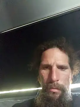 Snapshot of Crackkers chatting on December 6, 2024, 5:49 pm Crackkers online show from December 6, 2024, 5:49 pm