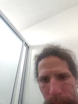 Snapshot of Crackkers chatting on February 27, 2025, 3:37 pm Crackkers online show from February 27, 2025, 3:37 pm