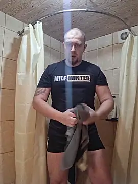 Snapshot of Foxyshaved chatting on November 29, 2025, 4:01 am Foxyshaved online show from November 29, 2025, 4:01 am