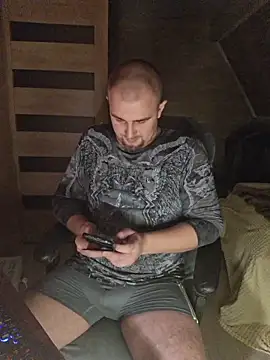 Snapshot of Foxyshaved chatting on November 10, 2025, 4:17 am Foxyshaved online show from November 10, 2025, 4:17 am