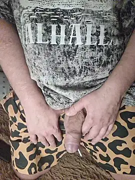 Snapshot of Foxyshaved chatting on November 26, 2025, 3:50 am Foxyshaved online show from November 26, 2025, 3:50 am