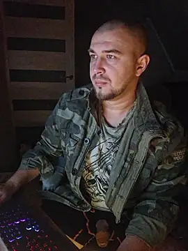 Foxyshaved online show from January 18, 2026, 5:11 am