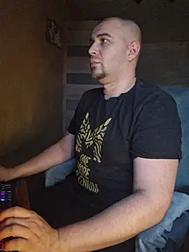 Foxyshaved online show from December 22, 2025, 8:47 am