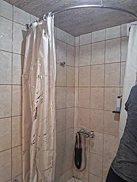 Foxyshaved online show from February 8, 2026, 6:33 am