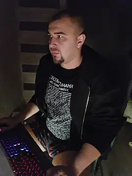 Snapshot of Foxyshaved chatting on November 3, 2025, 3:23 am Foxyshaved online show from November 3, 2025, 3:23 am