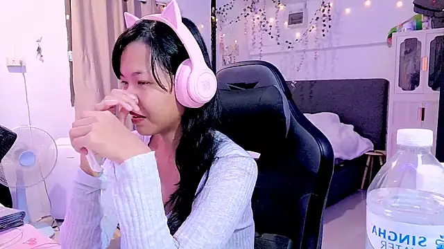 Snapshot of Kana_G chatting on March 21, 2025, 4:40 pm Kana G online show from March 21, 2025, 4:40 pm