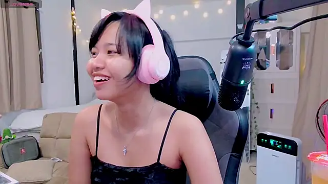 Snapshot of Kana_G chatting on February 20, 2025, 2:02 pm Kana G online show from February 20, 2025, 2:02 pm