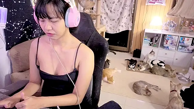 Snapshot of Kana_G chatting on September 20, 2025, 4:12 pm Kana G online show from September 20, 2025, 4:12 pm