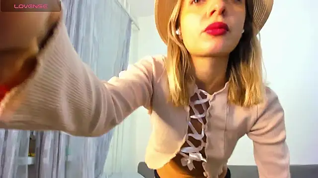 Snapshot of _ellen_meow_ chatting on December 14, 2025, 2:22 pm ellen meow online show from December 14, 2025, 2:22 pm