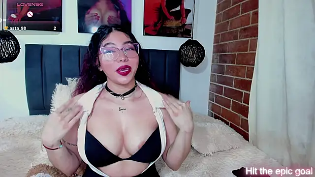 Snapshot of kyliejenner_hot chatting on February 16, 2026, 4:22 am kyliejenner hot online show from February 16, 2026, 4:22 am