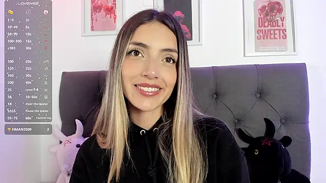 Snapshot of IsadoraGalle_ chatting on April 25, 2026, 8:50 pm IsadoraGalle online show from April 25, 2026, 8:50 pm
