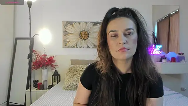 JoyCasidy online show from November 26, 2025, 1:11 pm