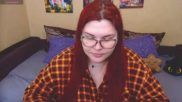 Snapshot of JuliaKeln chatting on April 18, 2026, 8:16 am JuliaKeln online show from April 18, 2026, 8:16 am