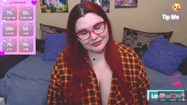 Snapshot of JuliaKeln chatting on April 28, 2026, 7:29 pm JuliaKeln online show from April 28, 2026, 7:29 pm