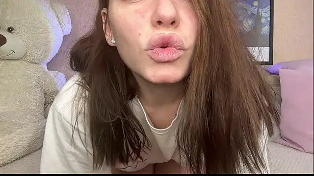 Snapshot of mia___mi chatting on March 17, 2025, 11:31 am mia mi online show from March 17, 2025, 11:31 am