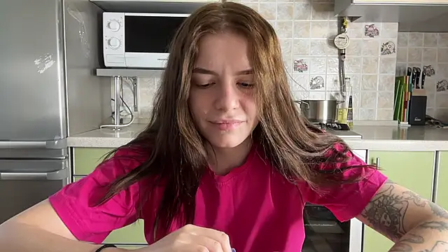 Snapshot of mia___mi chatting on February 21, 2025, 2:06 pm mia mi online show from February 21, 2025, 2:06 pm