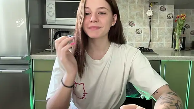 Snapshot of mia___mi chatting on March 10, 2025, 10:39 am mia mi online show from March 10, 2025, 10:39 am