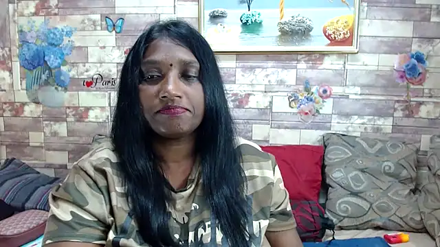 Snapshot of Indian_tracy chatting on November 25, 2025, 4:51 pm Indian tracy online show from November 25, 2025, 4:51 pm