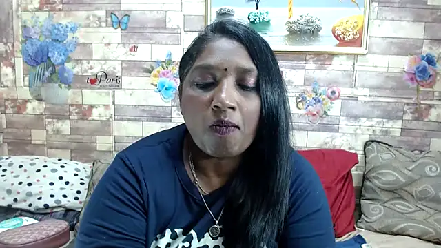 Snapshot of Indian_tracy chatting on October 21, 2025, 10:53 pm Indian tracy online show from October 21, 2025, 10:53 pm