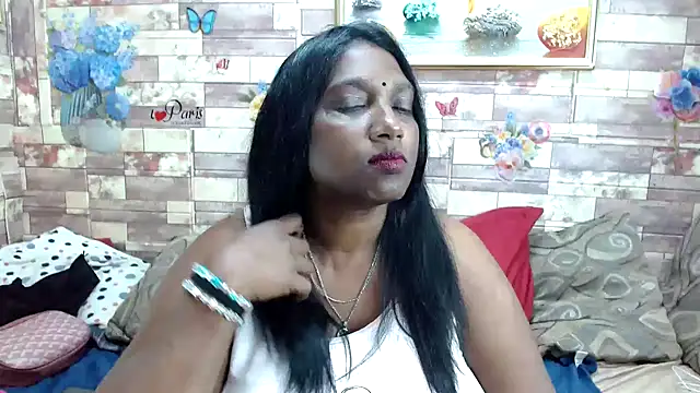 Snapshot of Indian_tracy chatting on November 5, 2025, 9:07 pm Indian tracy online show from November 5, 2025, 9:07 pm