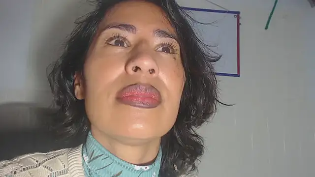 Snapshot of fantasty_nylon chatting on November 3, 2025, 11:30 pm fantasty nylon online show from November 3, 2025, 11:30 pm