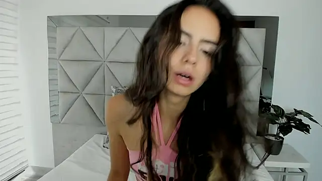 nina pons online show from March 5, 2025, 9:48 pm