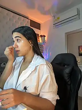 ZarahEvans online show from November 8, 2025, 7:17 pm