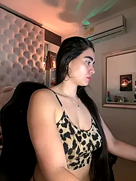 Snapshot of ZarahEvans chatting on September 18, 2025, 7:28 pm ZarahEvans online show from September 18, 2025, 7:28 pm