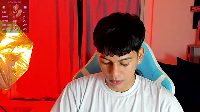 Snapshot of Franco_Rizzo_ chatting on November 14, 2025, 4:27 am Franco Rizzo online show from November 14, 2025, 4:27 am