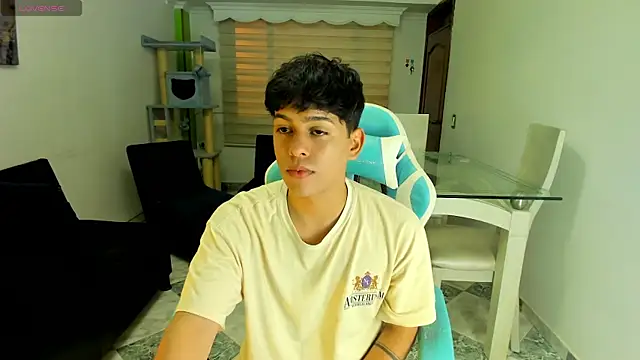 Snapshot of Franco_Rizzo_ chatting on September 19, 2025, 4:49 am Franco Rizzo online show from September 19, 2025, 4:49 am