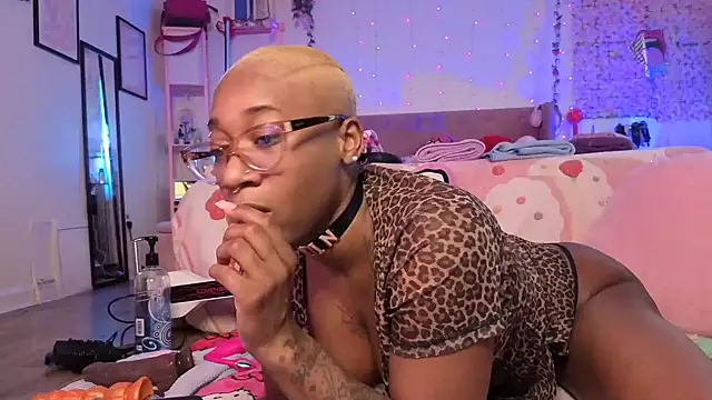 VixenCapri online show from April 2, 2026, 6:03 pm