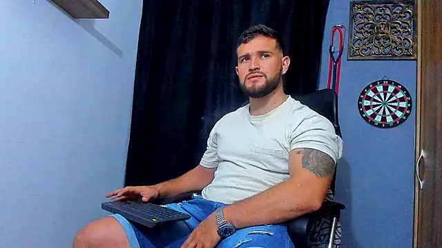 AndrewDiaz online show from April 22, 2026, 5:58 am