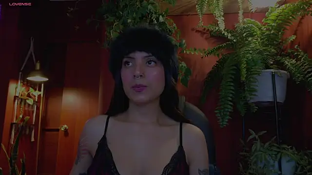 Yeriawaddell  online show from April 8, 2026, 1:18 am