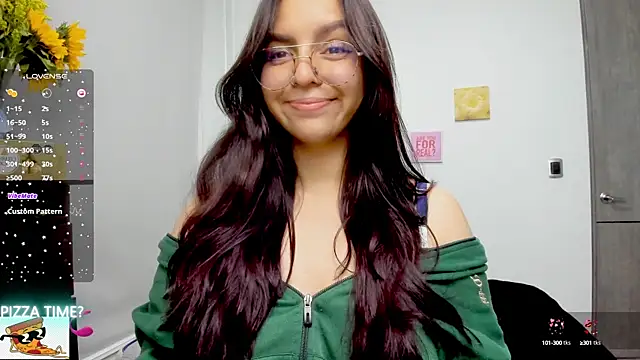 Valery7rose  online show from September 18, 2025, 9:40 pm