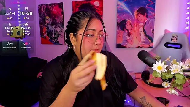 haru u2 online show from October 4, 2025, 3:13 pm