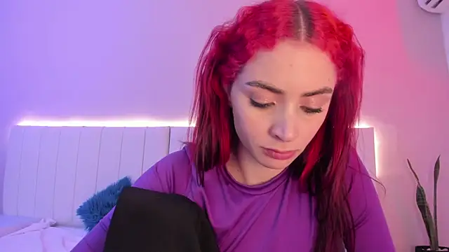 Snapshot of CAMILLEN_PETTID chatting on November 7, 2025, 10:35 pm CAMILLEN PETTID online show from November 7, 2025, 10:35 pm