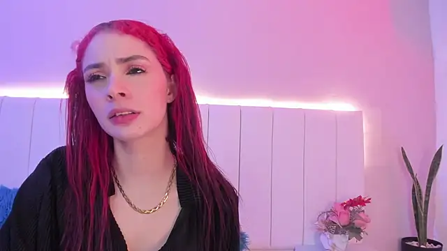 Snapshot of CAMILLEN_PETTID chatting on November 13, 2025, 10:35 pm CAMILLEN PETTID online show from November 13, 2025, 10:35 pm